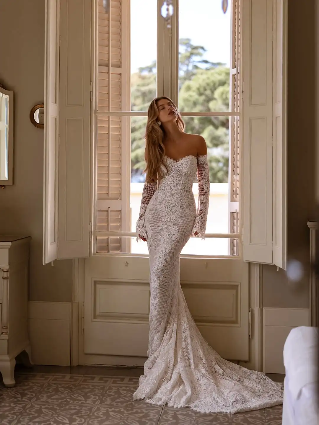 

Newest Elegant Design Fashion Lace Embroidery Wedding Dress Sweetheart Fishbon Mermaid Long Sleeves Backless Bride Gowns