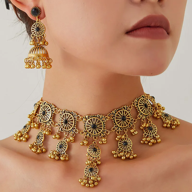 Vintage creux brillant fleur pendentif collier boucles d'oreilles pour femmes ethnique métal perles gland ensemble de bijoux cadeau bijoux femme