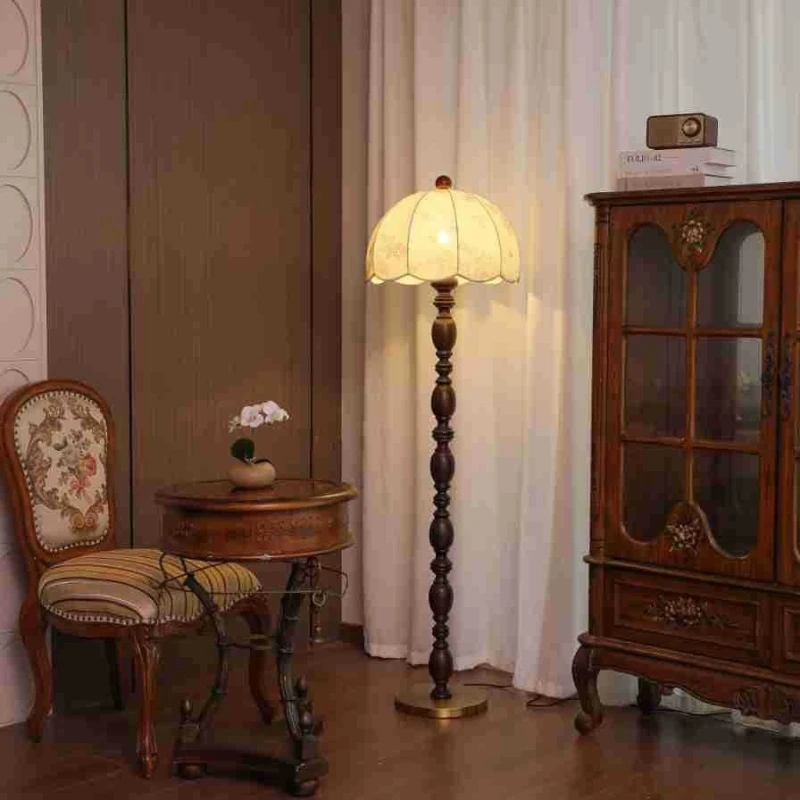 

Medieval pattern floor lamp living room B & B bedroom American retro high-end atmosphere
