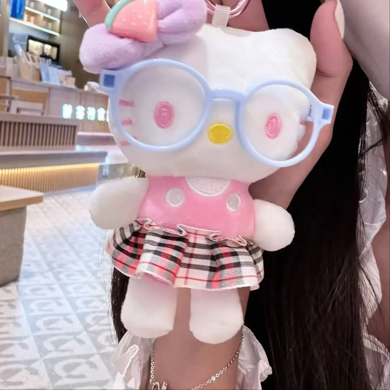 Nuevo Original Hello Kitty Kawaii gafas serie juguete de peluche mochila colgante regalo de cumpleaños juguetes de moda dibujos animados de Anime para niñas