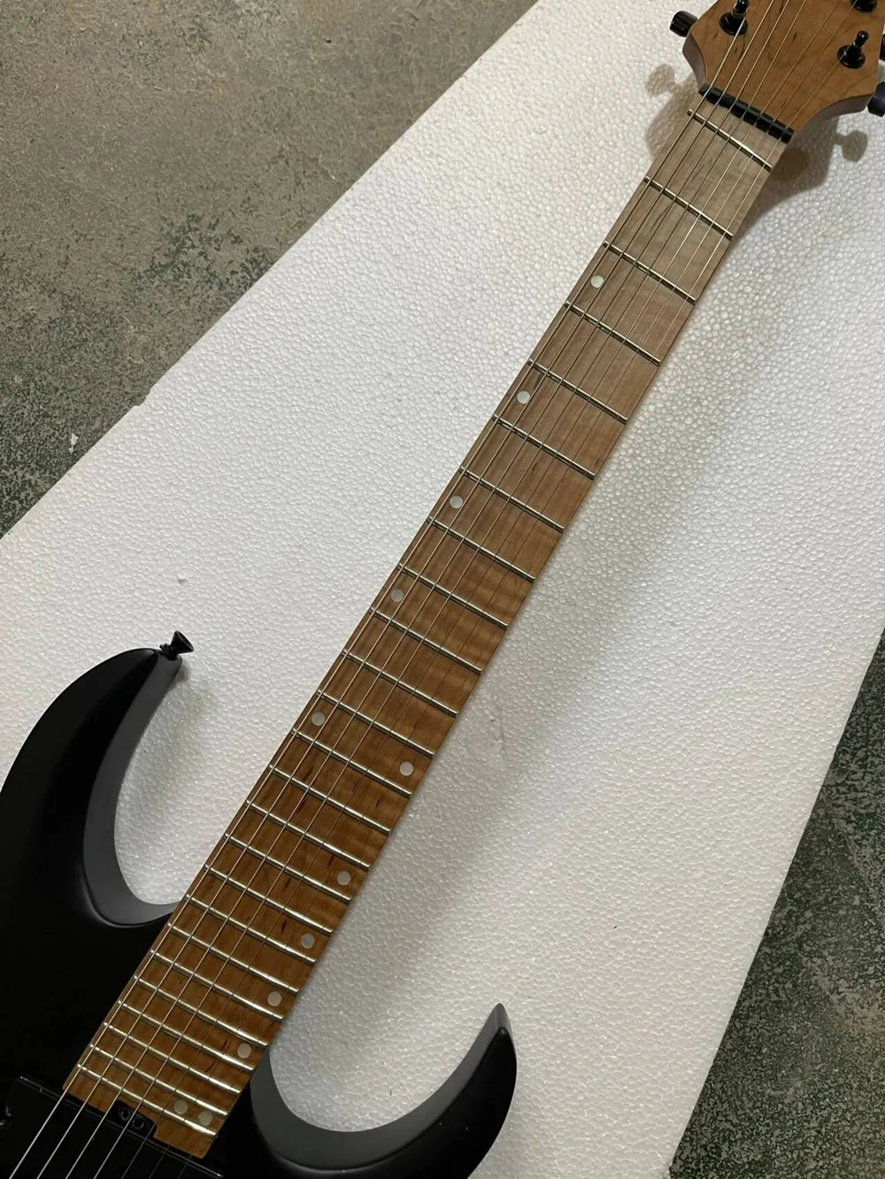 7 Strings Electric Guitar with Black Hardware,Roasted Flame Maple Neck,Provide Customized Service