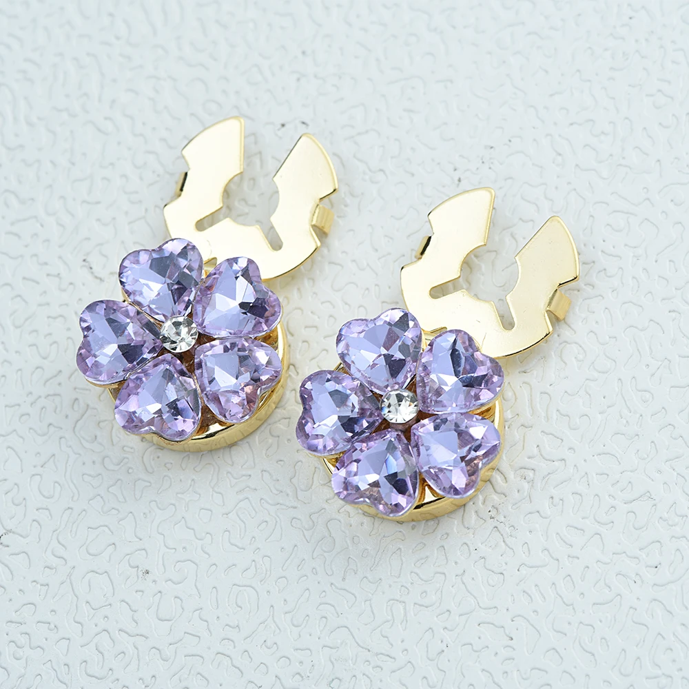 ICEYY 2pcs น่ารัก Cufflink ปุ่มสําหรับเสื้อคริสตัลหัวใจห้ากลีบปุ่มคลิปปุ่มแฟชั่นของขวัญ Tux Cufflinks