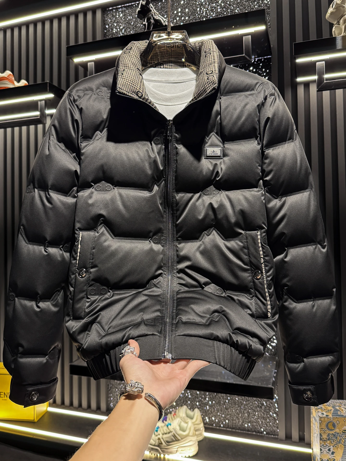 

Мужская зимняя куртка Ele с воротником-стойкой, новая модная коллекция, легкая, роскошная, морозостойкая, с наполнителем из белого пуха