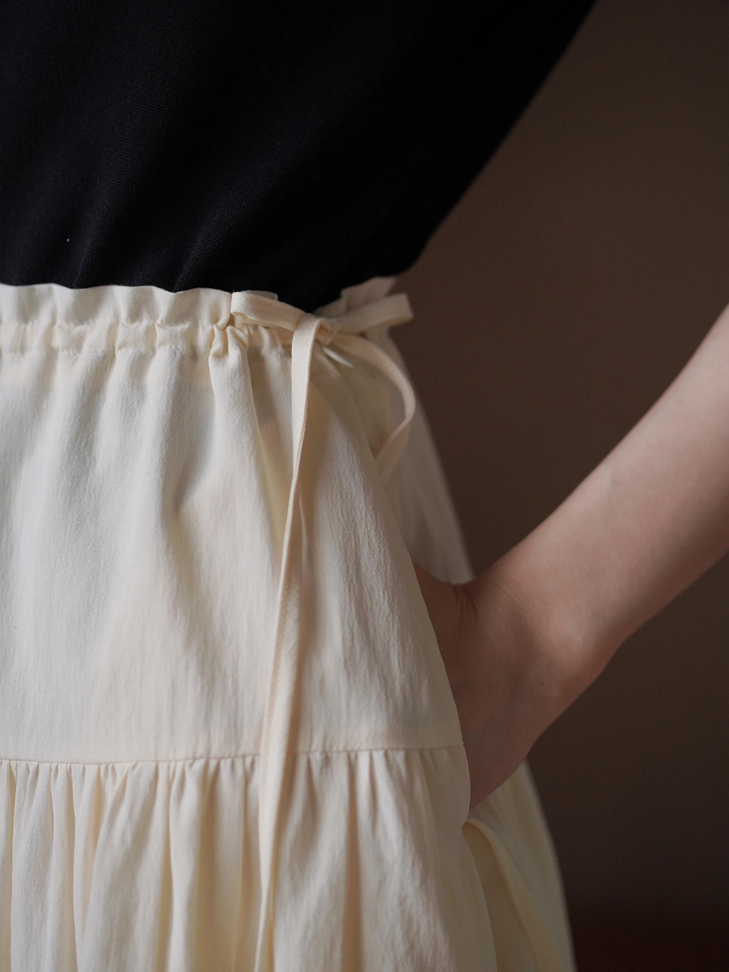 High Waist Pleated Slimming Half Skirt with Natural Texture And Breeze High Waist Splicing Draped Elegant Polyester Skirt