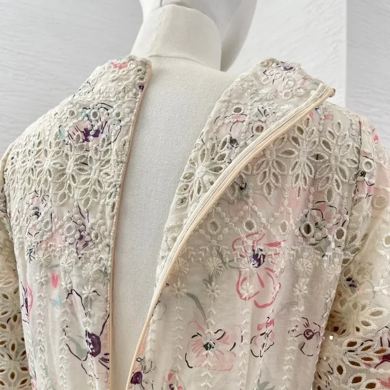 ベージュの花柄プリント長袖刺繍ディープVネックルーシュミディドレス