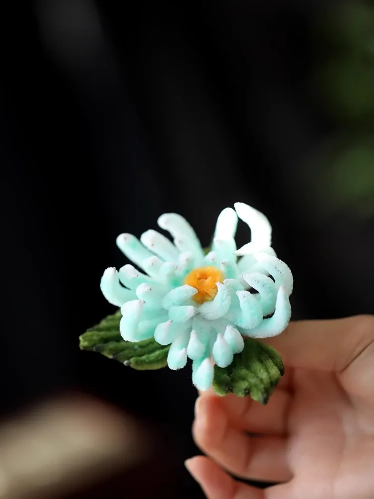 FXLRY Original Design Handmade Vintage Autumn/Winter Brooch Chrysanthemum Plush Corsage Coat Pin