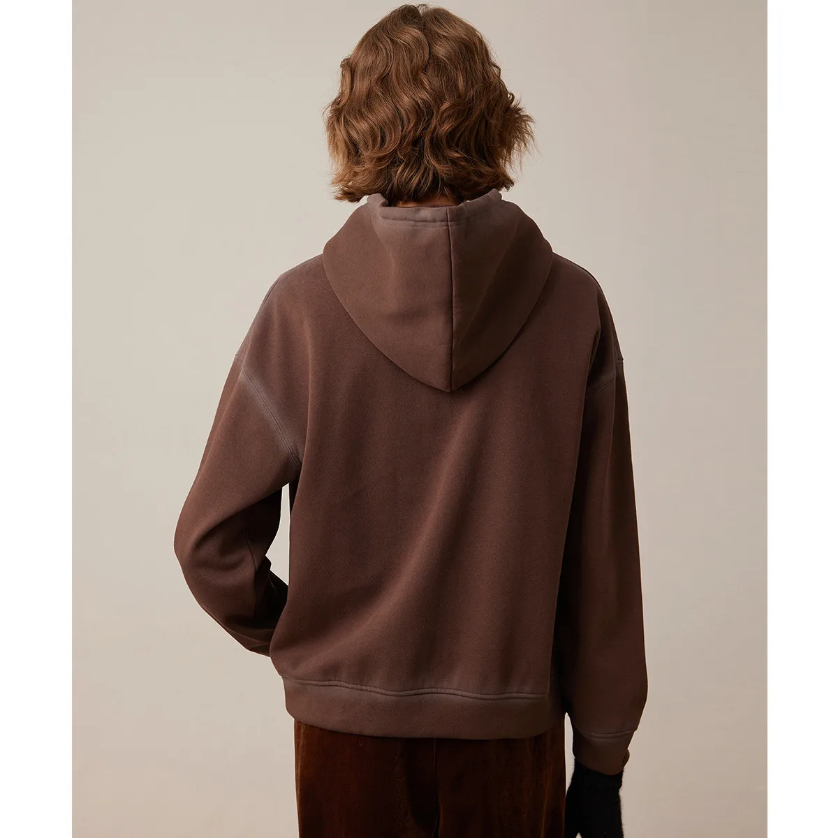 LOUIS YAO 2025 Winter Velvet Thickened Hoodie Micro Elastic Loose Spray Painting Process Design Women's Hoodie