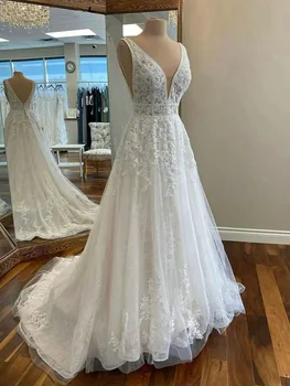 Boho Lace Wedding Dresses For Bride With Appliques Sleeveless V-neck Elegant Bridal Gown Backless Unique Robe De Soiree Mariage