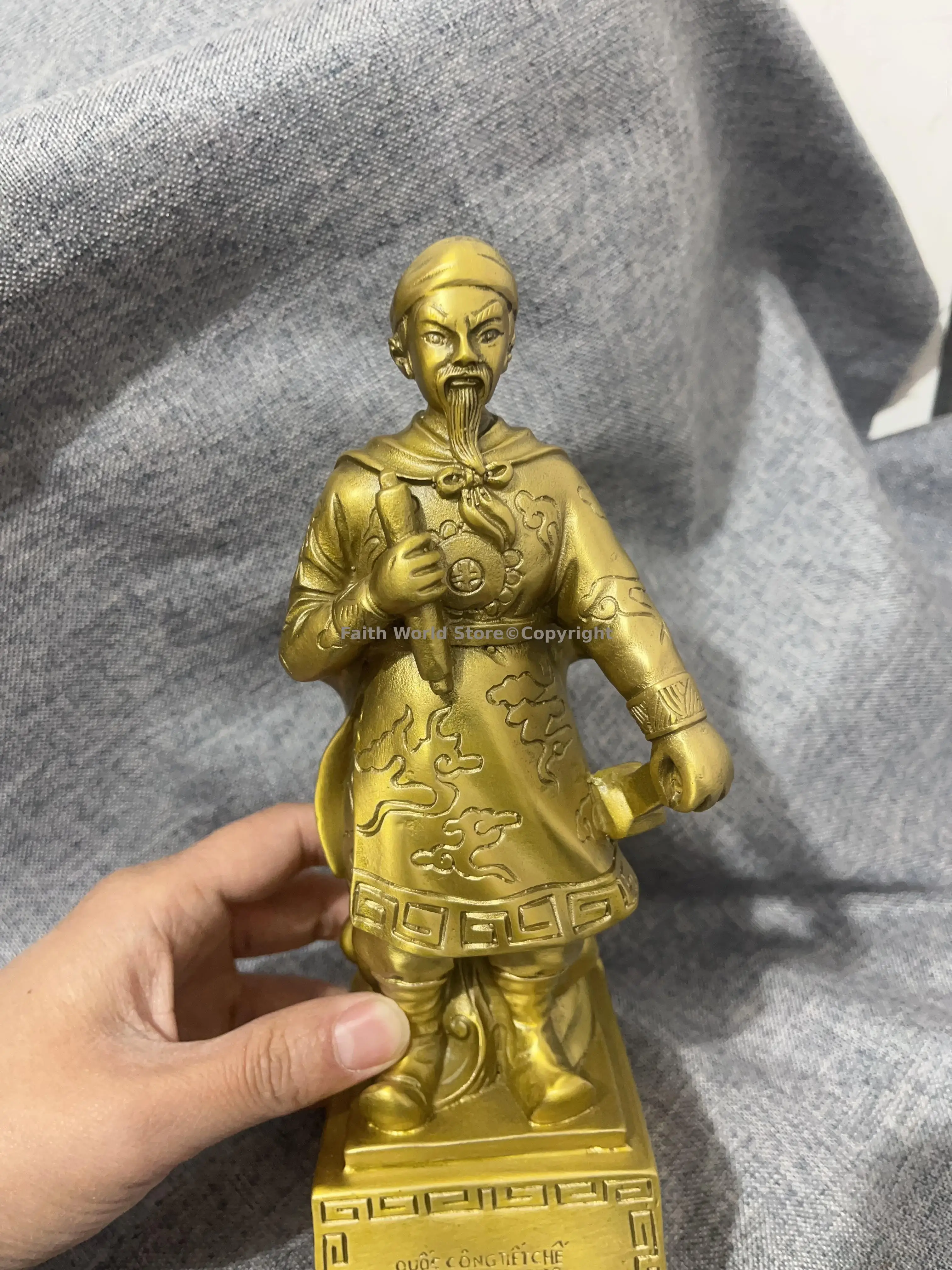 Bronze sculpture general statue Vietnam war Vietnamese history Military strategist national hero Tran Hung Dao Vietnam 23cm