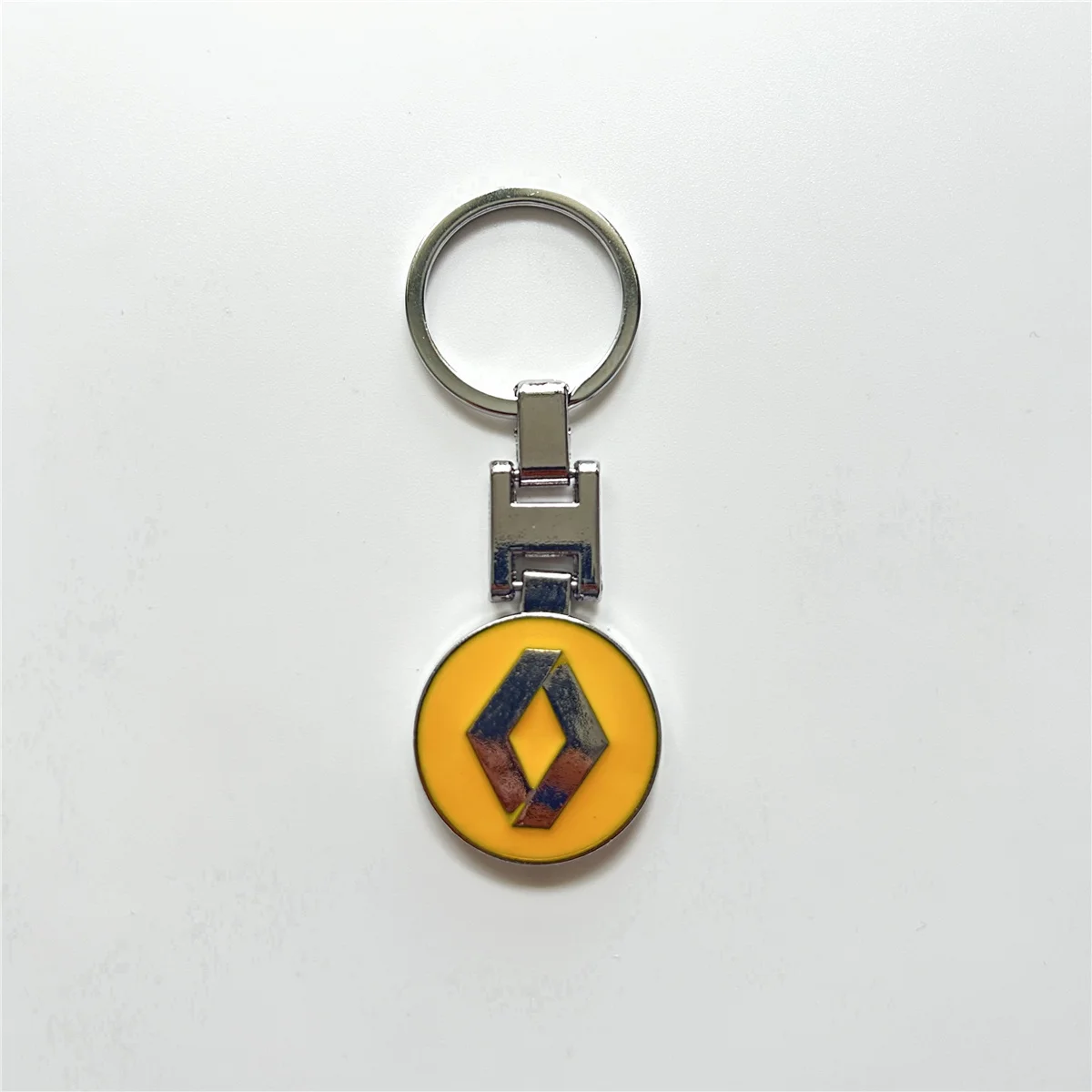 1pc Fashion for renault keychain 3D Metal Car Keychain Renault Brand Auto Supplies Emblem Keychain Reynolds Car Accessories