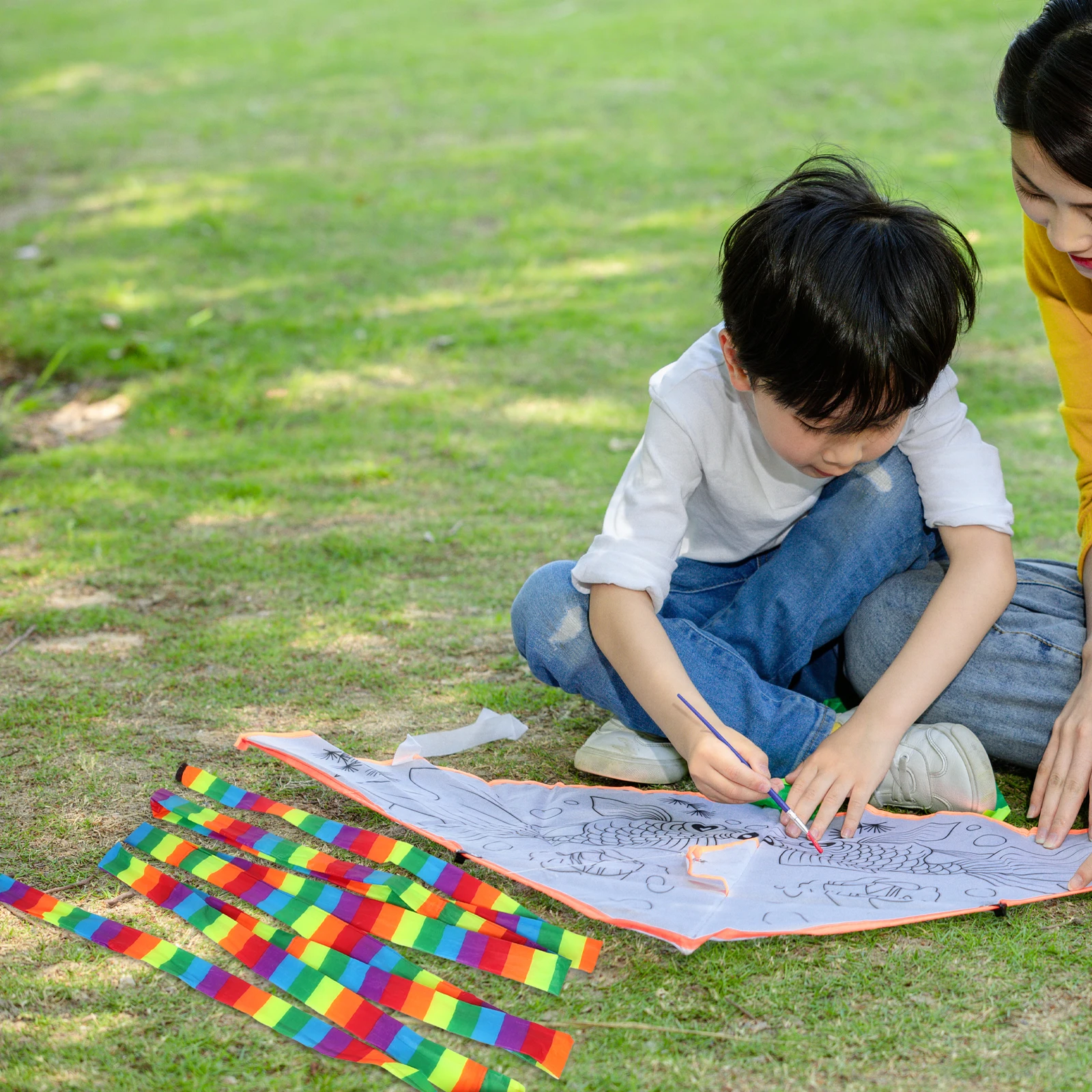カラフルな凧の尾 レインボーデザイン ロングファブリック 屋外飛行アクセサリー 安定性を高める 魅力的な動き用品