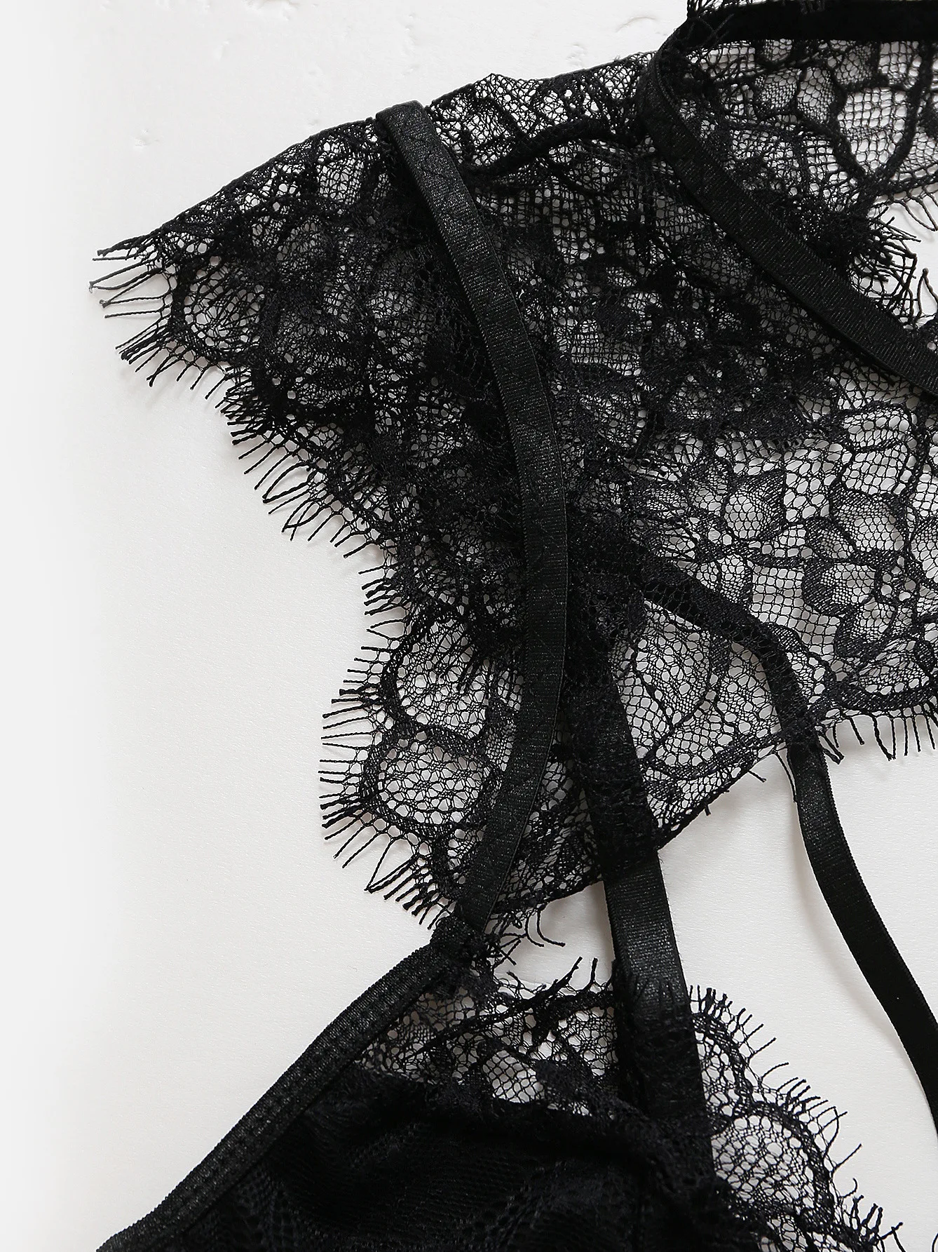 بنطلون نسائي مثير بتصميم أنيق مع حزام دانتيل وخصر مرتفع وطول تسعة أرباع مع بودي سوت متناسق وتصميم رموش جذاب متعدد الاستخدامات...