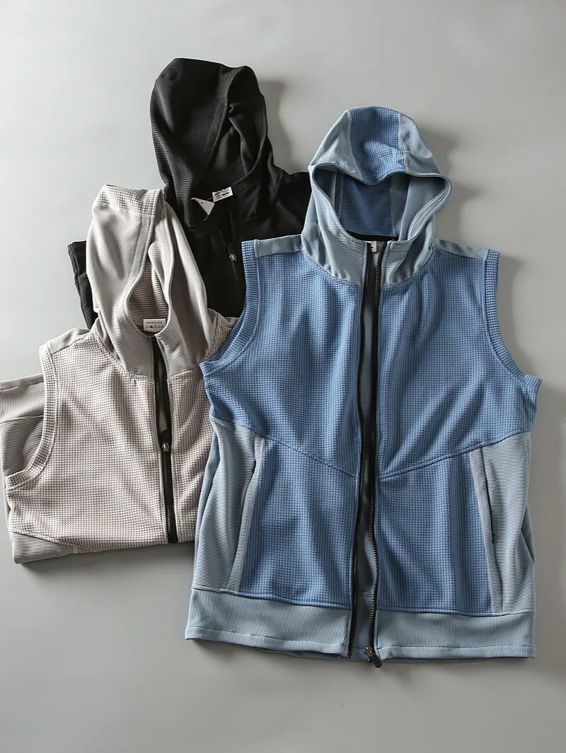 

Новая летняя мужская спортивная майка-безрукавка с капюшоном, быстросохнущая, эластичная, для фитнеса, бега и повседневного ношения, свободного кроя, базовая модель