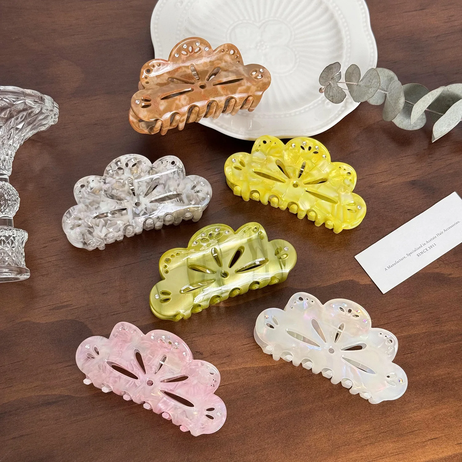 

New French Style Elegant Diamond Hollowed-out Medium Acetate Hair Claws
