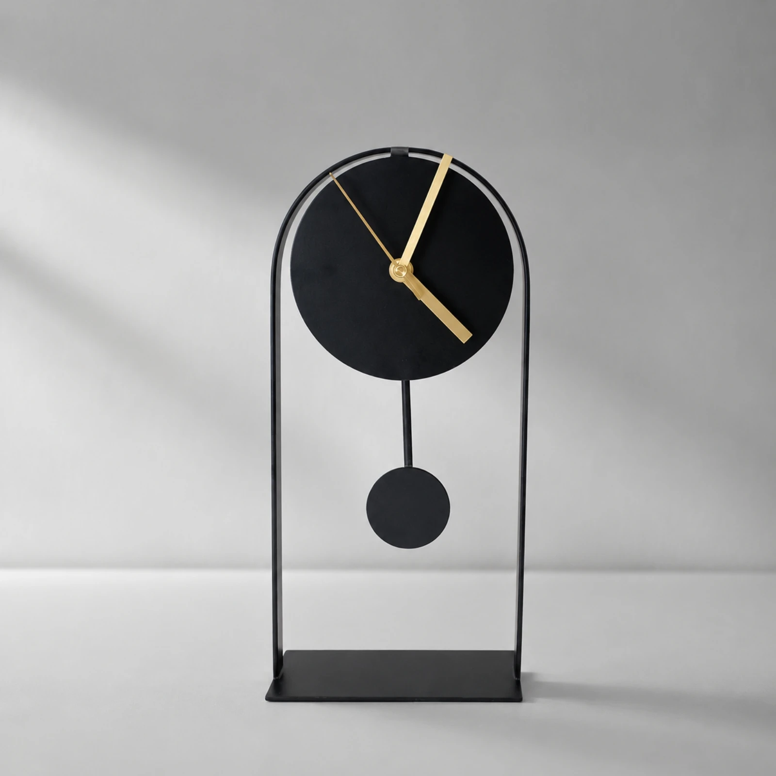 Geometric Tabletop Clock Modern Metal Table Clock with Arched Frame Decorative Timepiece Slim Slim for Study, Living Room