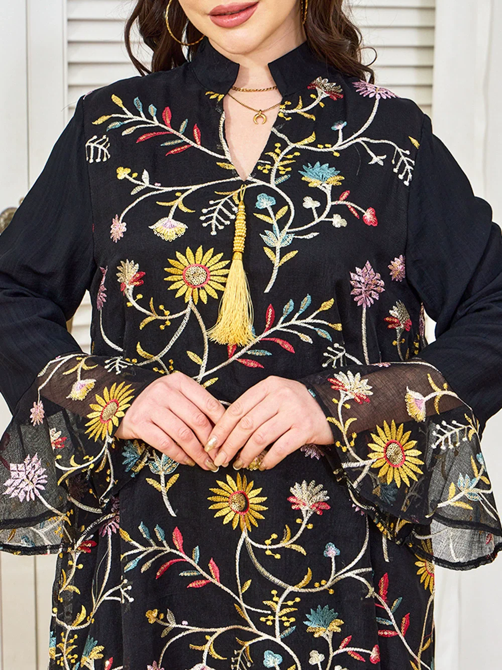 Middle Eastern Abaya Fashion Dazzling Bead Embroidered Robe with Lotus Leaf Sleeves Muslim Luxury Fashion Dress