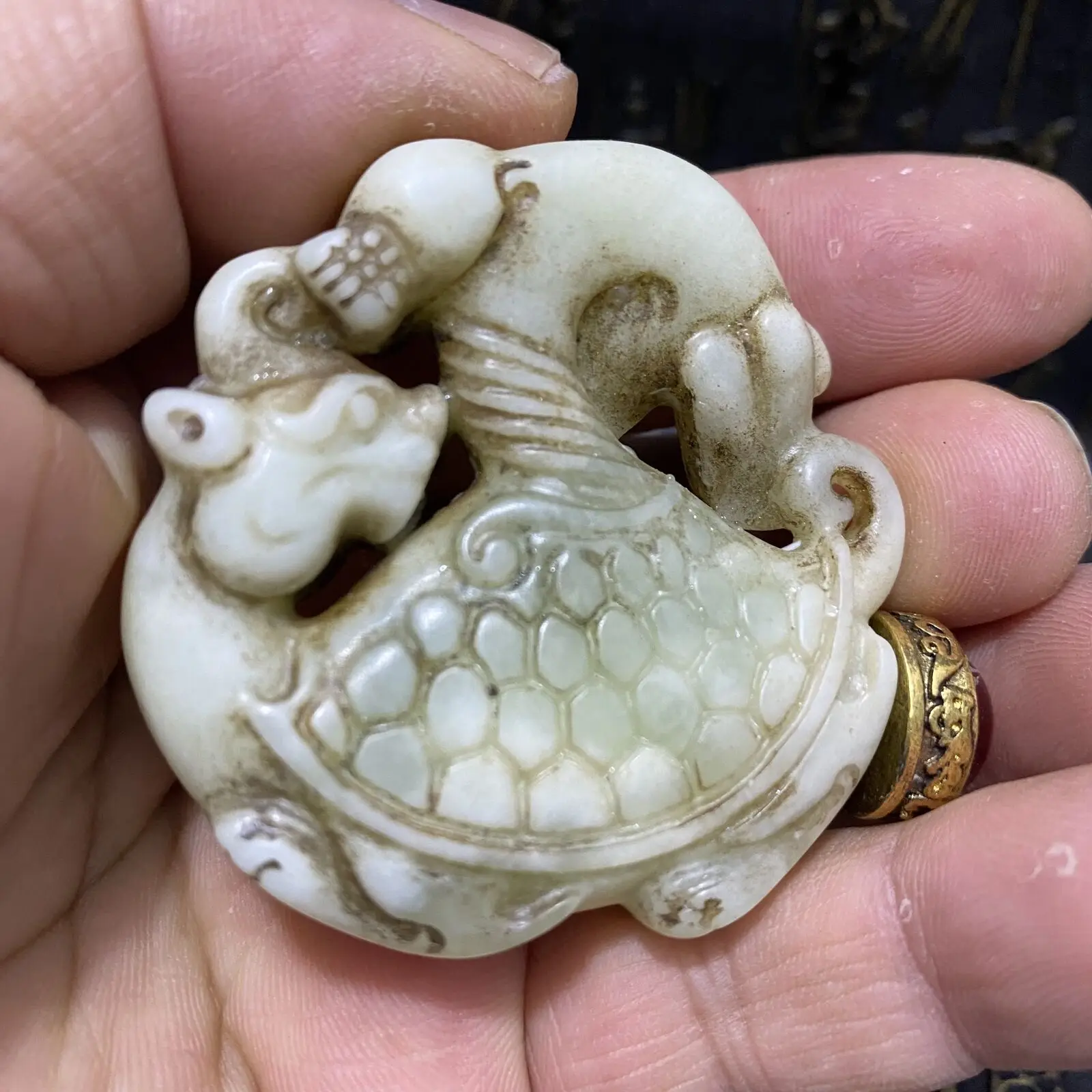 Old Chinese Natural Hetian Jade Hand-carved Exquisite  Snuff Bottle