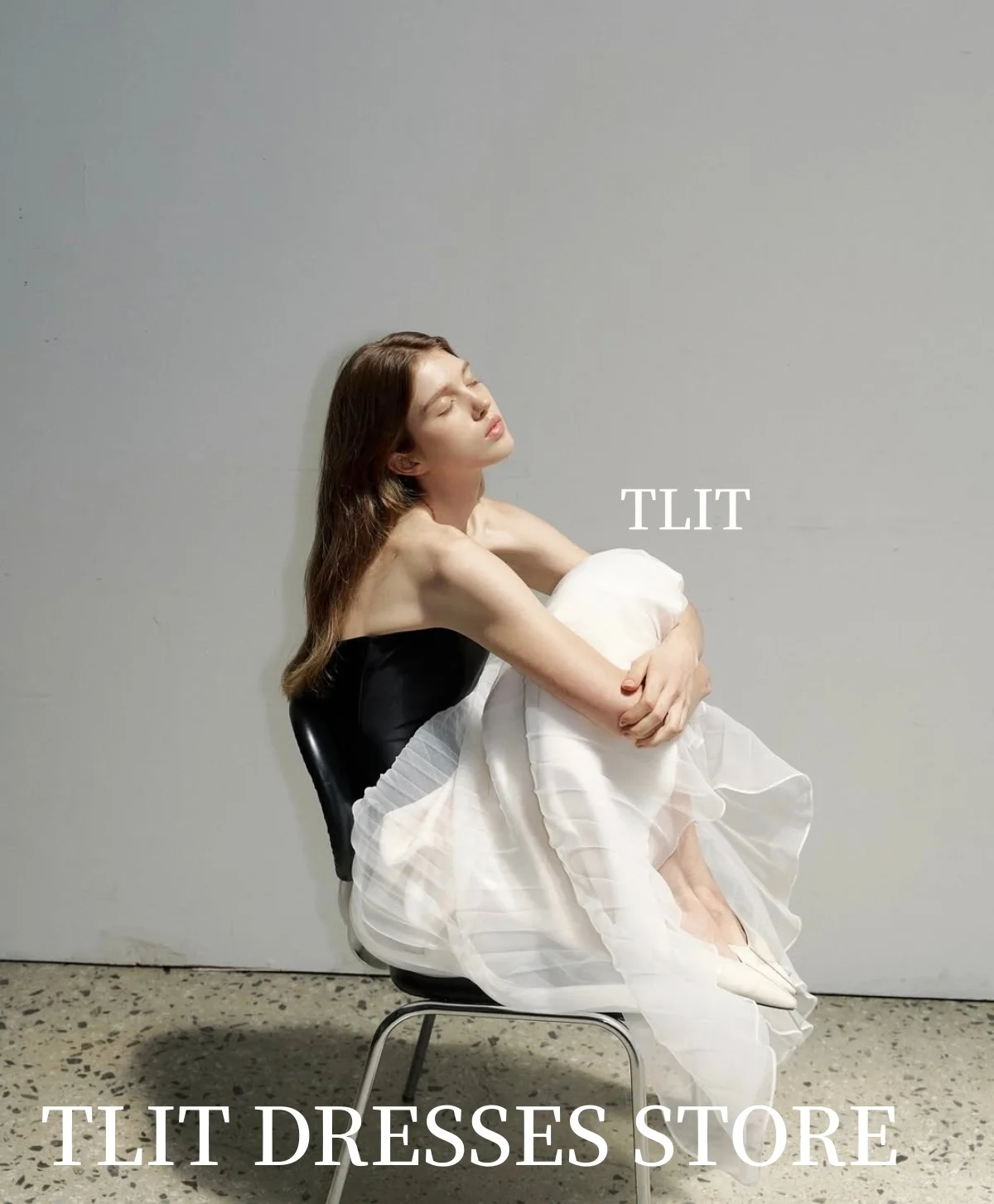 فساتين سهرة أنيقة من TLIT بألوان متباينة من الساتان الأورجانزا على شكل حرف a بدون أكمام على شكل حرف a بدون حمالات فساتين حفلات مخصصة