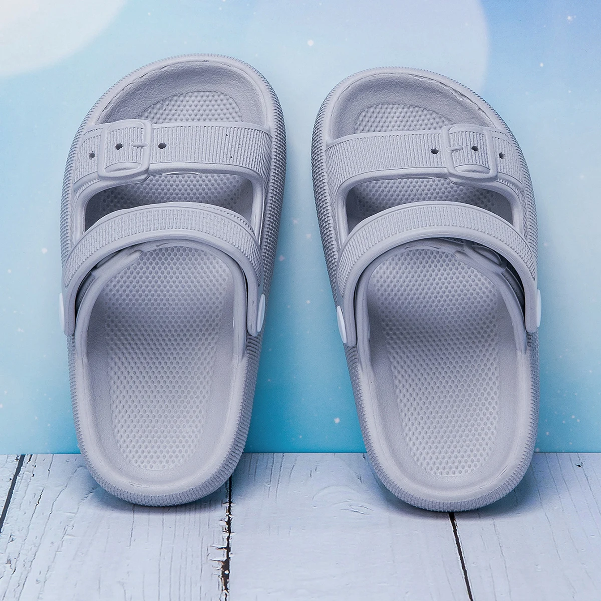 Fashionable casual and comfortable summer sandals for boys and girls