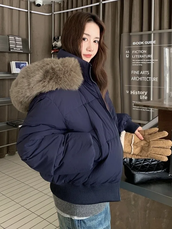 

Американский женский утепленный пуховик 2025 года с большим меховым воротником, укороченный, с эффектом объема, на хлопковой подкладке