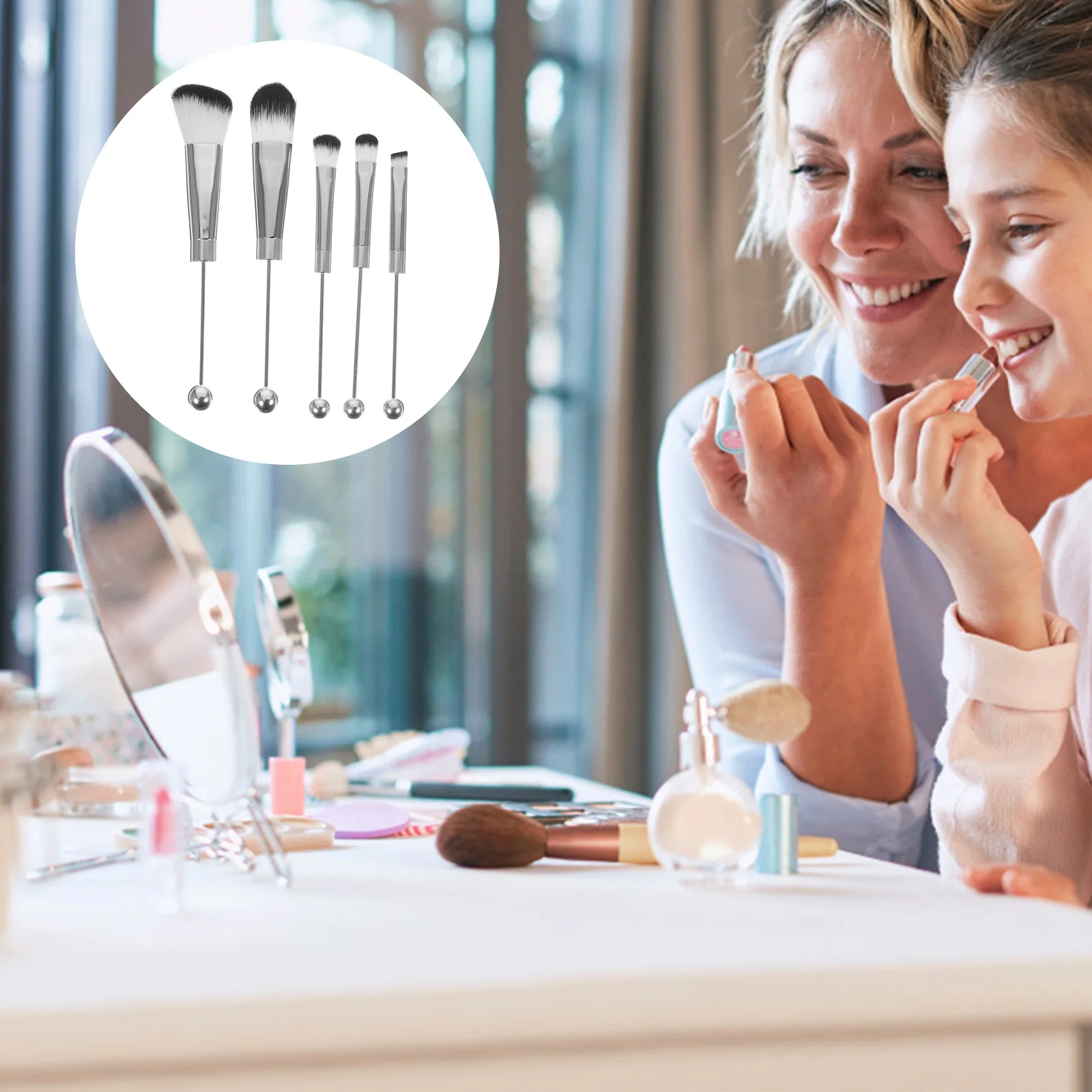 Set di pennelli per trucco da 5 pezzi Setole morbide Robusto manico in metallo Ideale per il viso Ombretto Blush Correttore in polvere Pennello per trucco