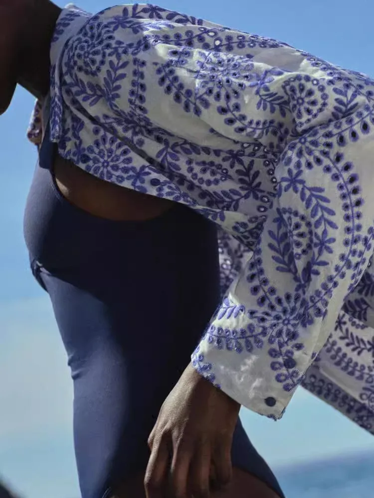 Nowa Kolekcja Damska Lato 2024 Długi Rękaw Haftowany Wycięty Modny Uniwersalny Luźny Krój Ochrona UV Wyprodukowano w Chinach