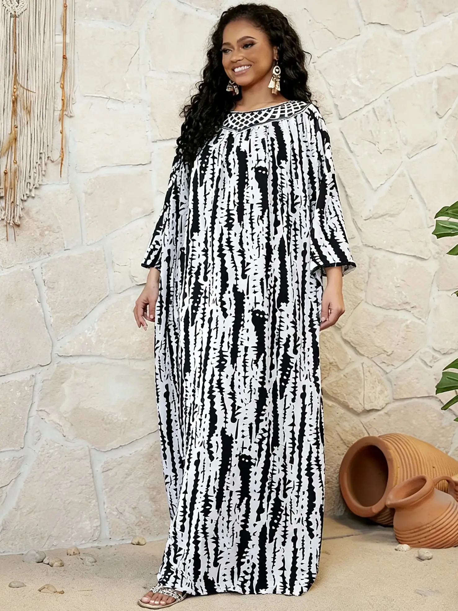 Vente chaude Design brodé col rond coton femmes longue ample Abaya Boho Maxi robe décontracté robe de mode robes africaines