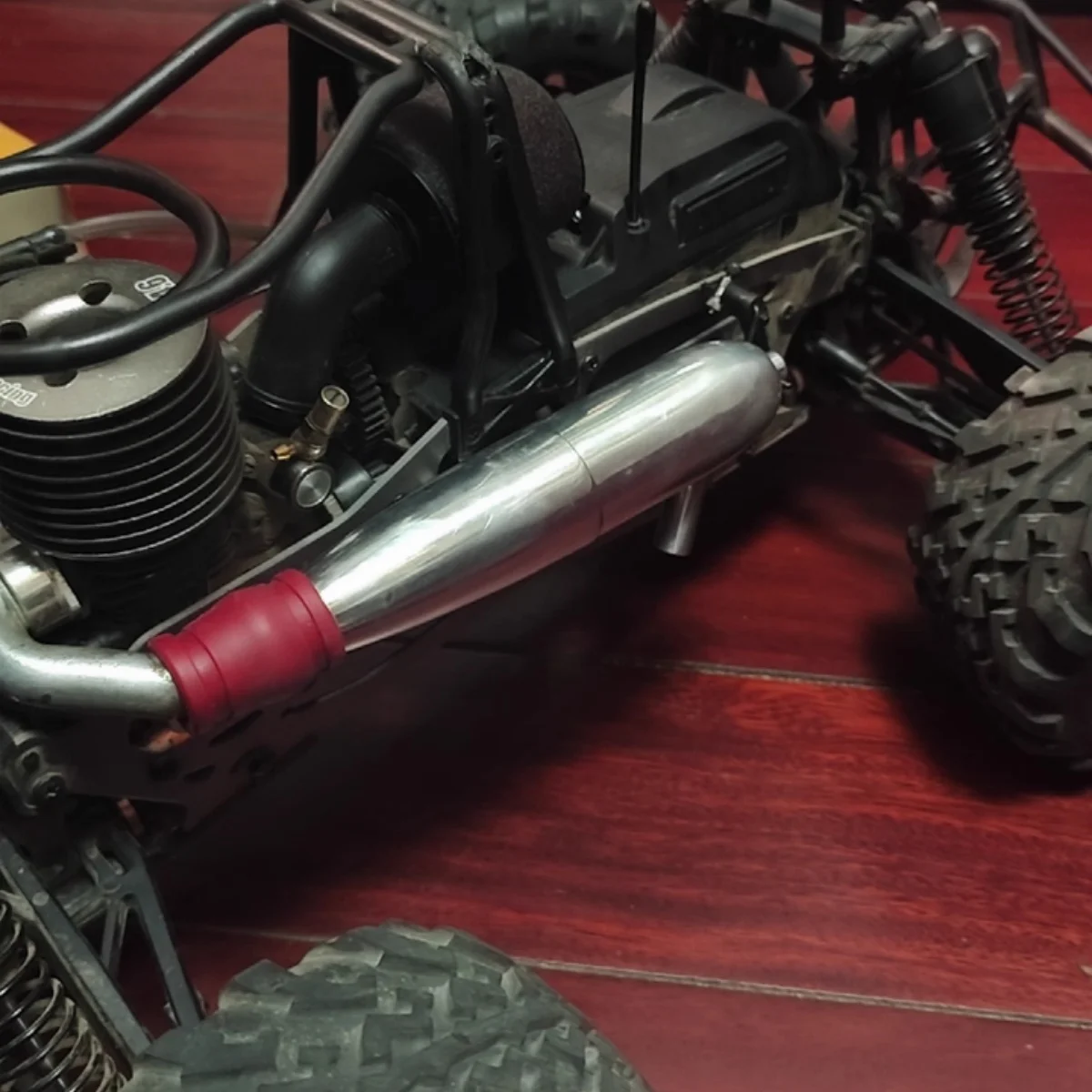 

Тюнингованная труба для радиоуправляемых внедорожных гоночных моделей 1/8 Kyosho Hebo Thunder Tiger HPI 4.6 5.9 Moonster