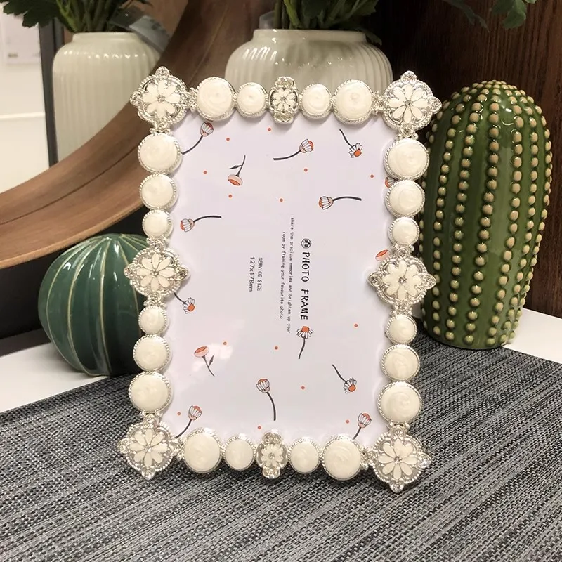 fashion6-7inches-metal-picture-frames-silver-white-photo-frame-aesthetic-decoration-accessories-for-desktop-decor