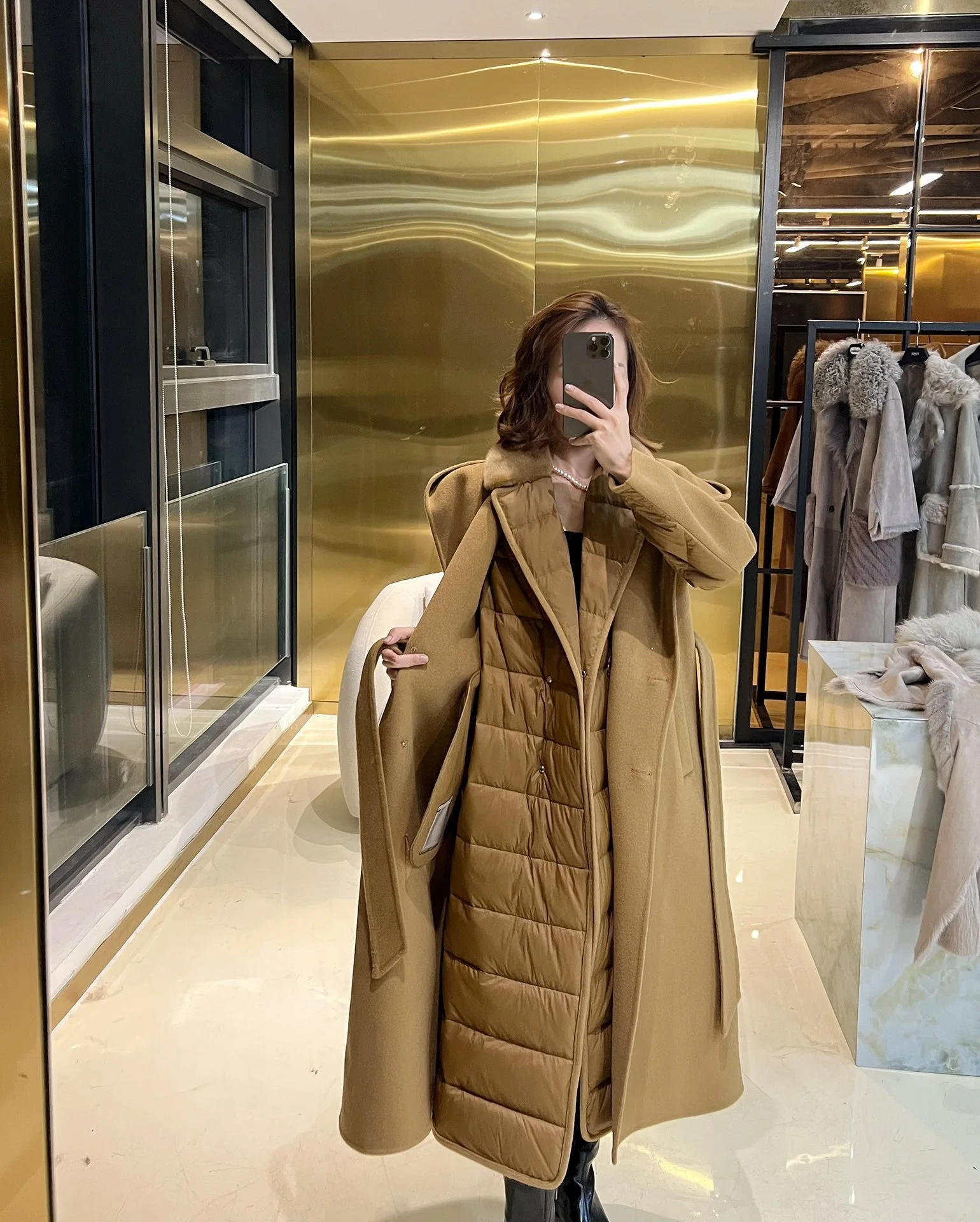 女性用ホワイトグースダウンフード付きジャケット、厚手の両面ウールファー、ミドル丈、ロングミンクファー、スリミングカシミヤダウンフード付きコート