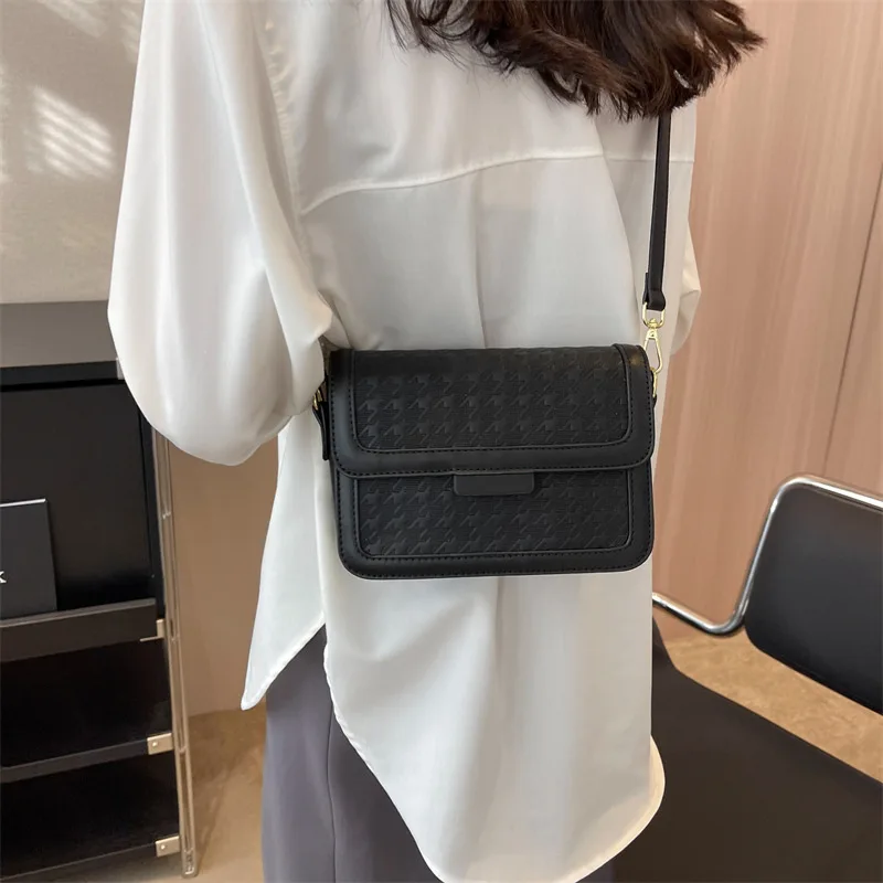 Summer PU Single Shoulder Bag for Women Japanese and Korean Fashion Simplicity Commuter Crossbody Bag Flap Small Square Bag