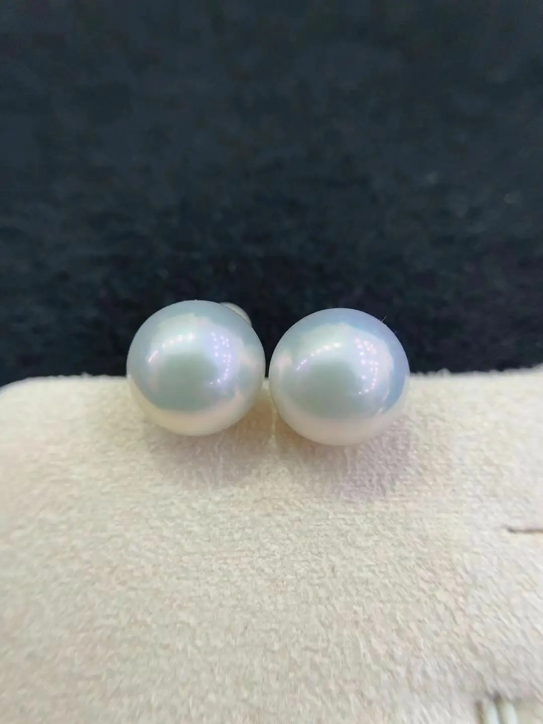 

Classic 8-9mm South Sea Round White Pearl Earring 925silver