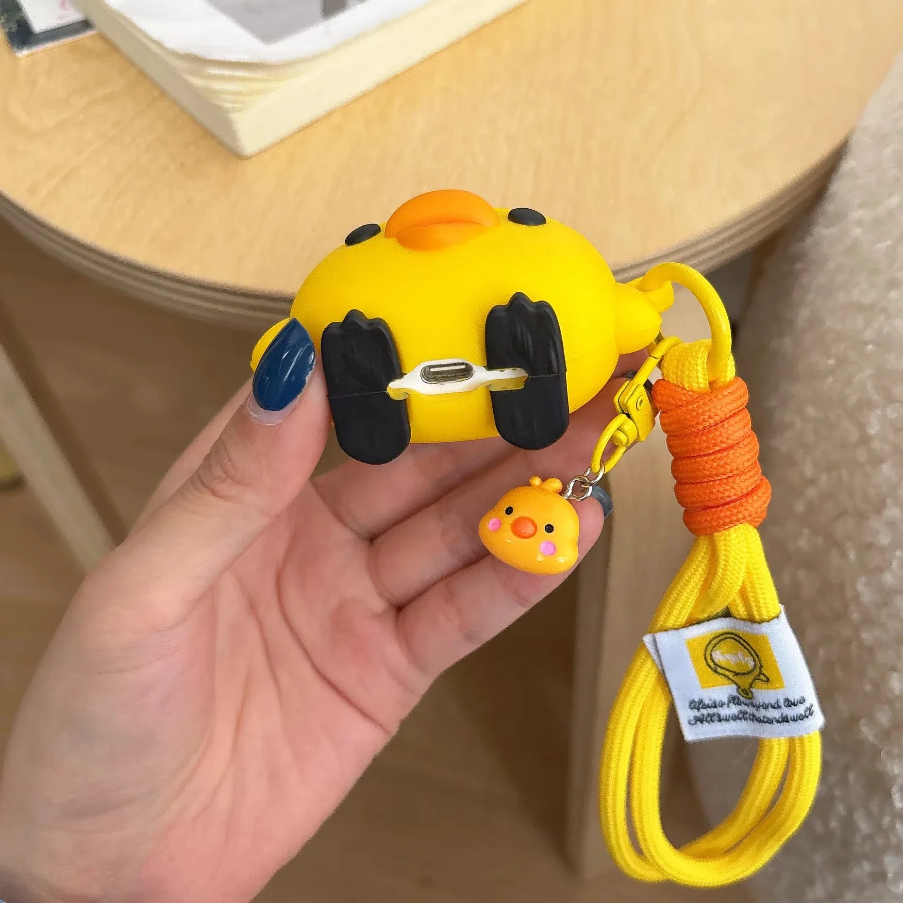 Kawaii 3D Gelbes Küken AirPods Hülle Weiche Silikon Stoßfeste Schutzhülle Niedliche Cartoon-Kopfhörerhülle für AirPods Pro 2/3/4 – Detail 1