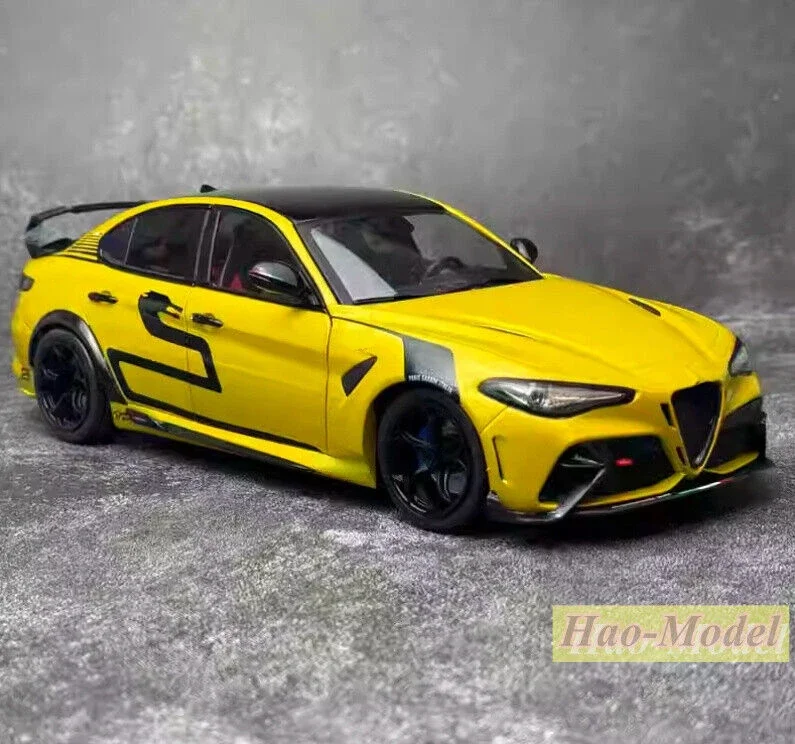 Solido 1/18 For Giulia GTA M Alloy Metal Diecast Model Car Ornaments Toys Boys Birthday Gifts Hobby Display Collection Yellow