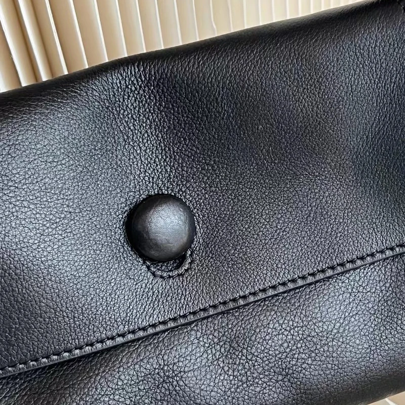 حقائب صغيرة من الجلد الطبيعي بأحرف أولية مخصصة للنساء، حقائب يد ومحافظ فاخرة من تصميم مصممين 2026، جديدة في حقيبة معصم مزخرفة بأزرار من جلد البقر الطبيعي جودة عالية ًالشحن مجانا وصول الشحن السريع #3