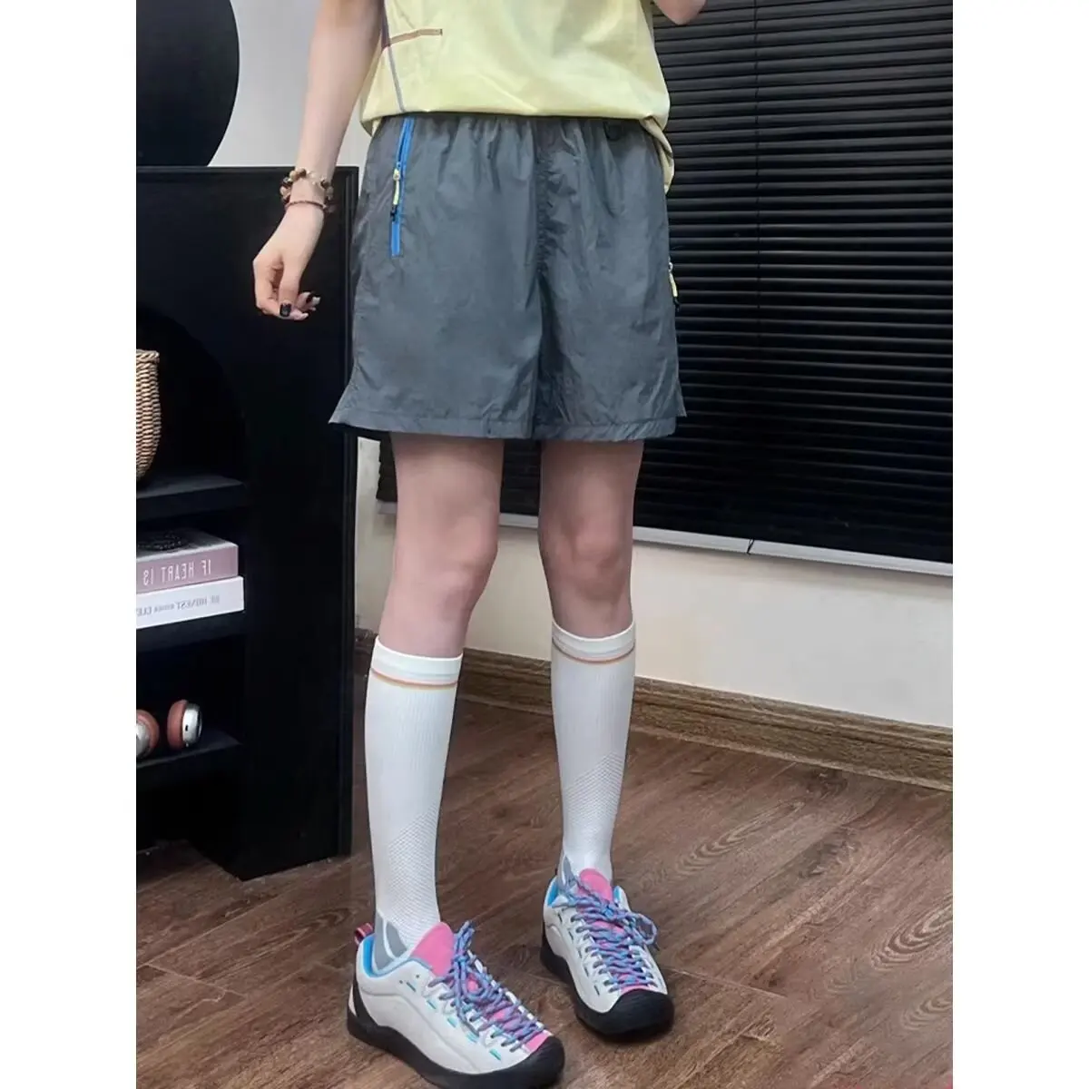 2026 Summer Thin Trendy Handsome Beach Pants for Young Men's Casual High Street Quarter Shorts
