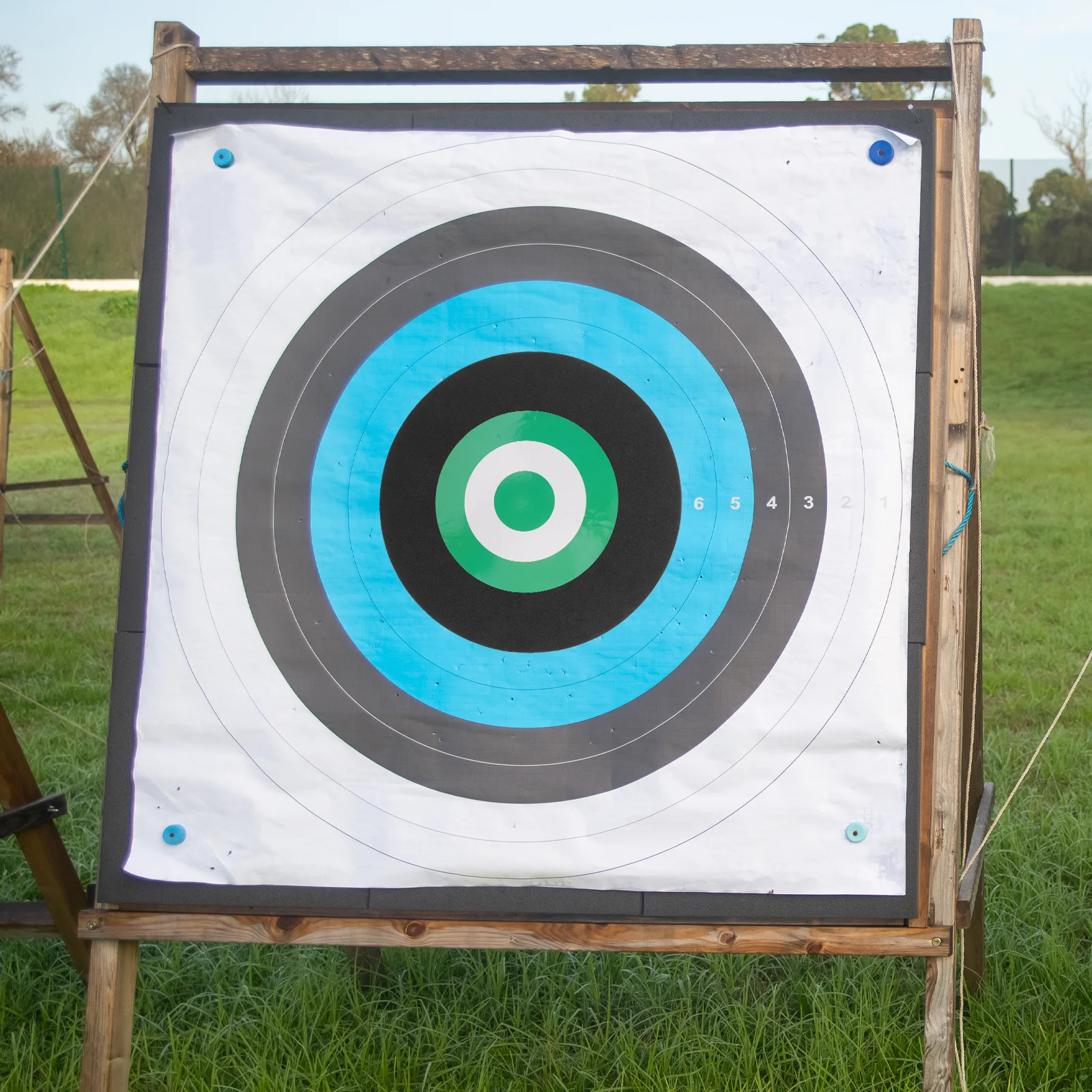 

Archery Target Eva Wear Resistant Portable Outdoor Practice Training Board Wall Protection Clear Scoring Ring Design