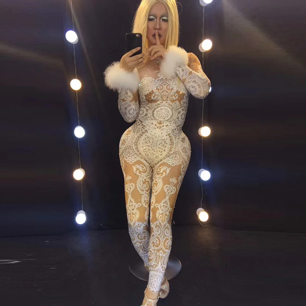 Sexy Stage Glisten Stretch Nude Outfit White Lace Rhinestones Feathers Bodysuit Female Singer Stage Birthday Photoshoot Jumpsuit