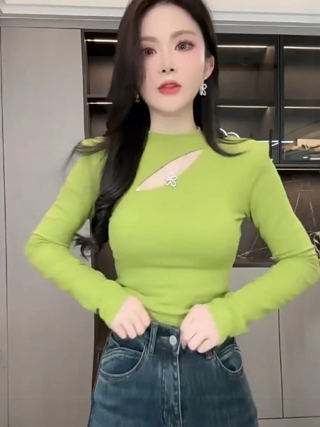 Women's round Neck Long Sleeve Fleece Lined Hollow out T-shirt Slimming Base Layer Shirt Autumn New Style Commute Style