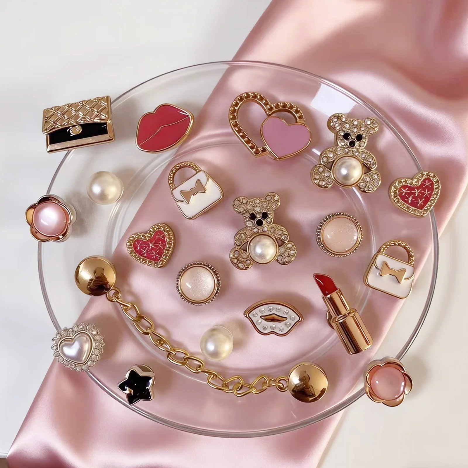 20pcs Pink White Gold Series Set, Lip-shaped Red Bag Chain Shoe Accessories for Hole-Drilled Sandals Slippers Garden Beach Shoes