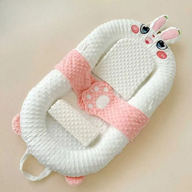 Cuscino inclinato antiribaltamento per bambini, cuscino lenitivo per il sonno del letto nel letto del neonato con mano accarezzante e supporto comfort bifacciale