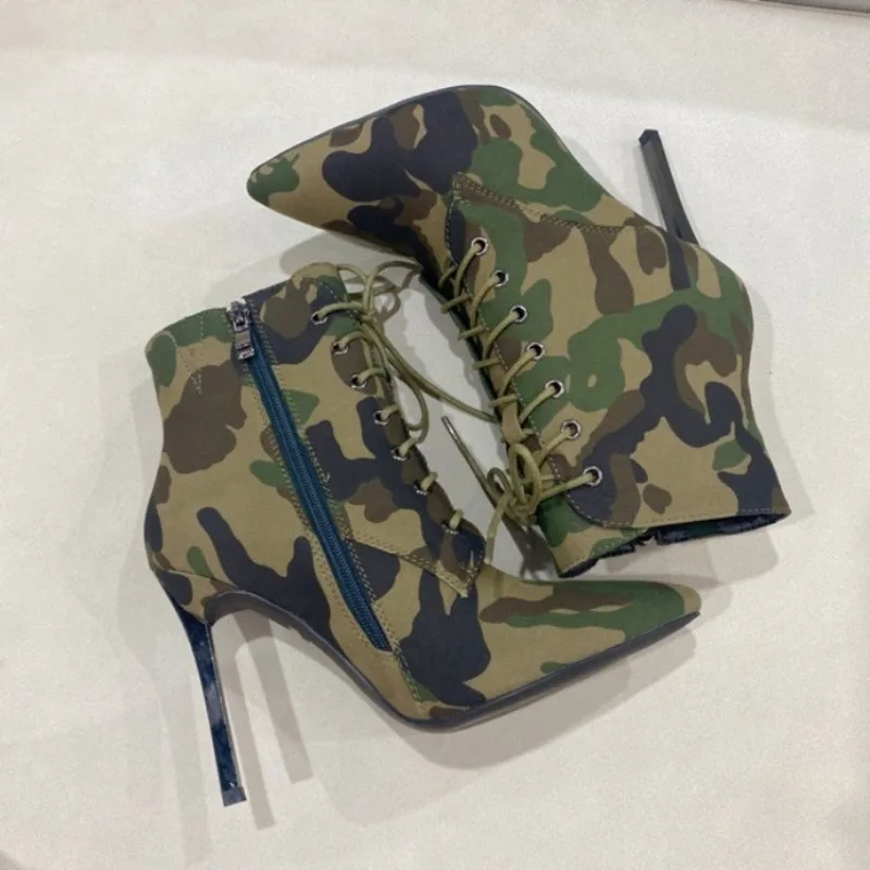 

Новые модные камуфляжные короткие сапоги с перекрестной завязкой и боковой молнией, сексуальные женские ботинки на высоком каблуке в европейском и американском стиле для поездок на работу и покупок 41