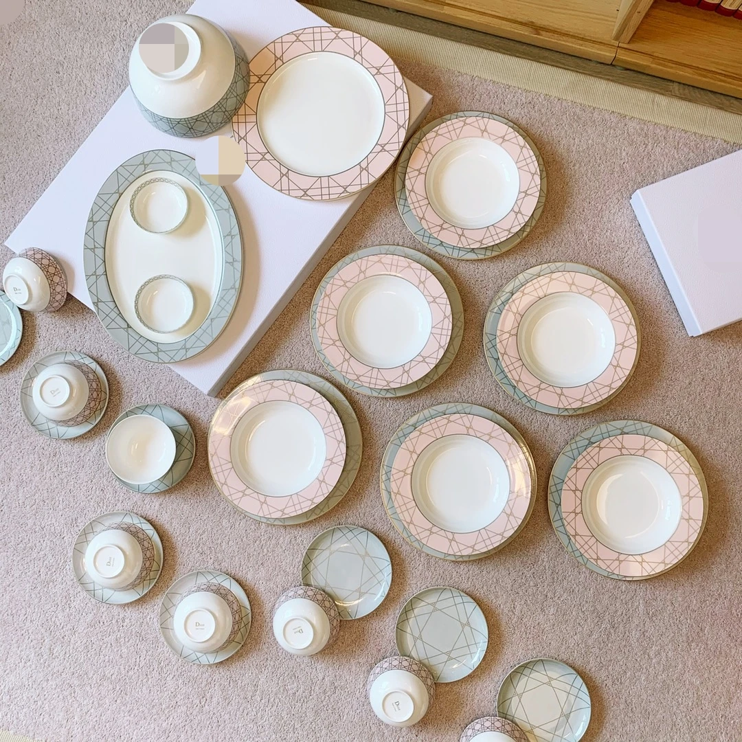 High-end European bone china Western tableware 33 heads 8 people meal gift box coffee cup afternoon tea set
