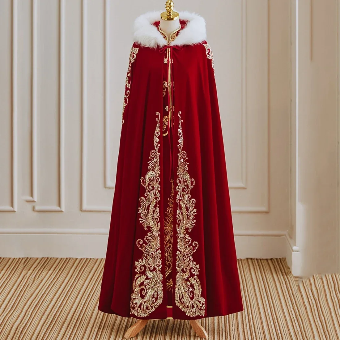 

New Red Velvet Wedding Cloak with Appliqued Floral Design and Thick Fur Collar Customized