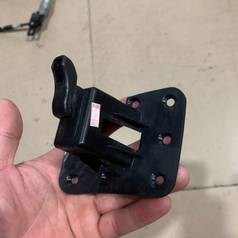 

For BMW 520 523 525 528 530 X5 X6 Seat Back Panel Buckle 1pcs