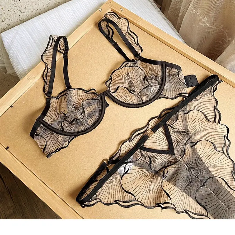 Picture 3: Sexy Utra-thin Embroidered Underwear Transparent Lace Bra Set