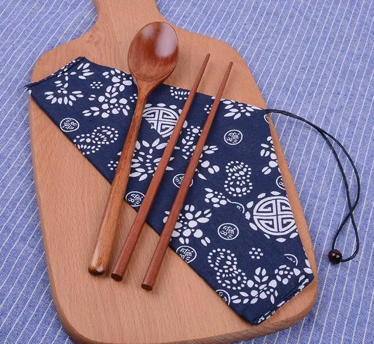 Japanese Wooden Chopsticks And Spoon With Cloth Bag Portable Tableware Set Wedding Favors Party Return Gift Wholesale