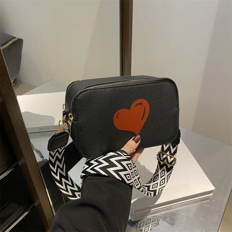 Shoulder fashion simple messenger bag commuter love decorative small square bag