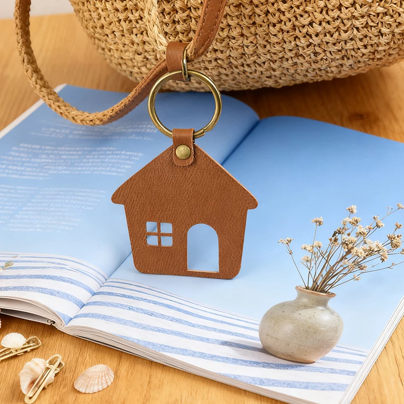 Christmas Desktop Decoration House with Creative PU Hanging Ornaments And PU Card Post-Its for Festive Office Desk Decor