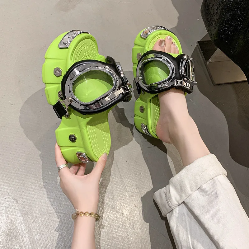 فاسق نمط 2025 منصة الشرائح النساء رصع النعال لينة الراحة وحيد عدم الانزلاق في الهواء الطلق داخلي منفعل رفع الصنادل